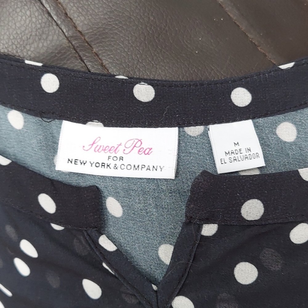 New York & Co., cold shoulder blouse size M - Picture 2 of 3